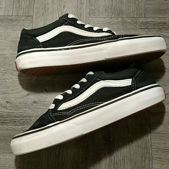 black and white vans junior size 3